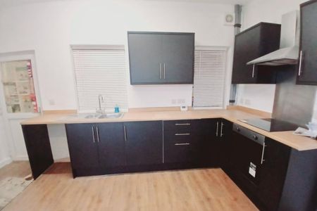 2 bedroom terraced house to rent - Photo 5