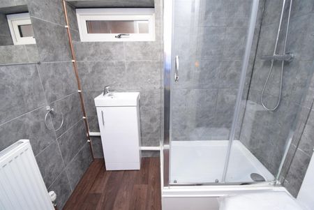 Wentworth Terrace, Wakefield - Photo 2