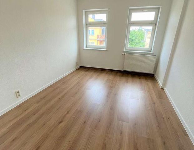 Moderne Einbauküche I Tageslichtbad mit Wanne I Gemeinschaftsgarten - Foto 1