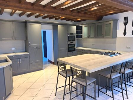 Location Maison 8 pièces 177m² CARENTAN LES MARAIS 50500 - Photo 5