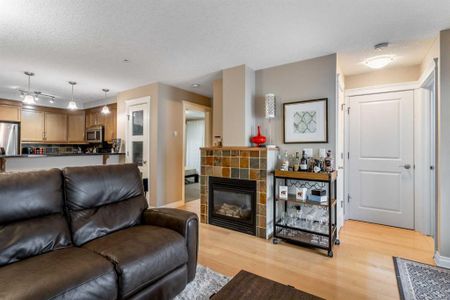 Modern Elegance And Urban Convenience: 2 Bed, 2 Bath Condo At The Adora - Photo 2