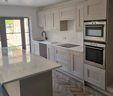 5 bedroom terraced house to rent - Photo 4