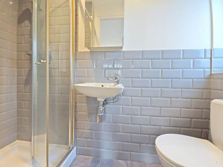 1 bedroom in a house share to rent - Photo 5