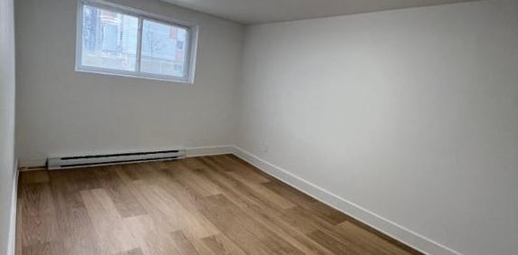 4 1/2 rénové à Laval - Photo 2