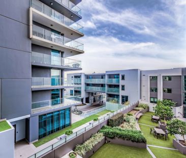 Spacious Terrace Road Stunner - Photo 3