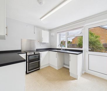 2 bedroom ground floor flat to rent - Photo 5