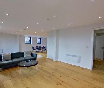 3 bedroom flat to rent - Photo 3