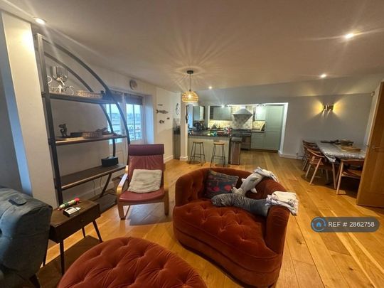3 bedroom flat to rent - Photo 1