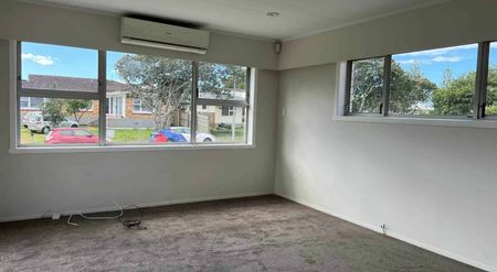 Renovated Three Bedroom - Photo 5