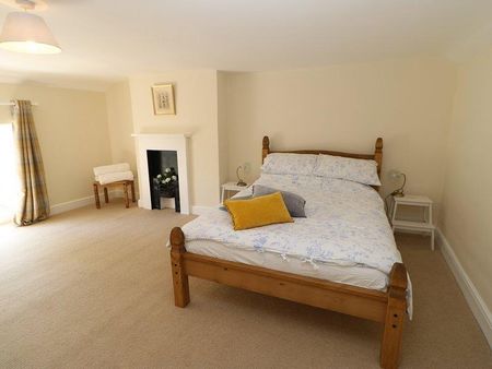 2 bedroom semi-detached house to rent - Photo 3