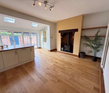 3 bedroom terraced house to rent - Photo 2