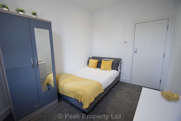 ROOM 3 - West Road, Westcliff On Sea - Photo 1