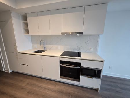 For Lease - 8 Wellesley St W Street Unit# 3011, Toronto, Ontario - Photo 2