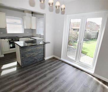 3 bedroom semi-detached house to rent - Photo 3