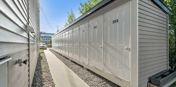 4 1/2 récent et rénové ! Prêt maintenant ! - Photo 2