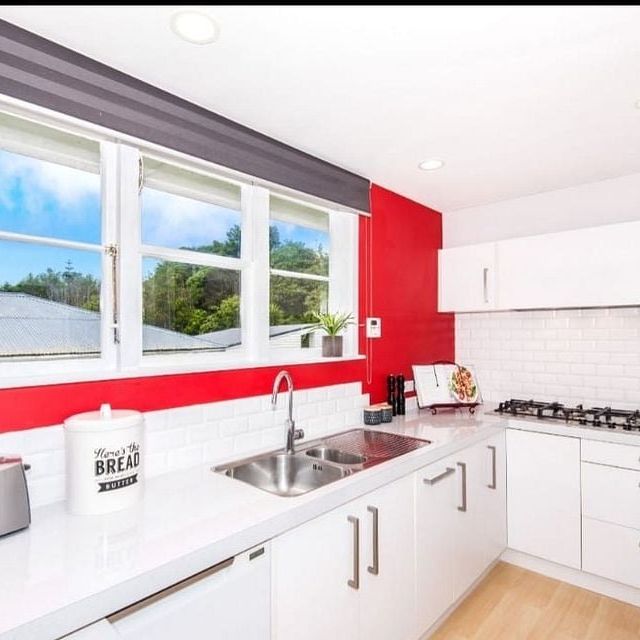 School run bliss in Tawa - 3Bed 2Bath - Photo 1