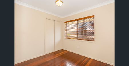 Massive Family Home - Photo 3