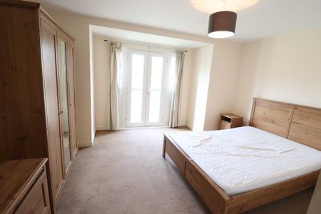 Hawkes Close, Slough - Photo 5