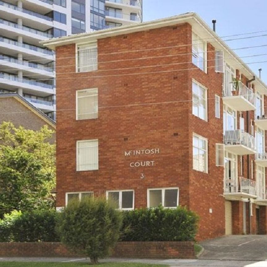 Three Bedroom Apartment in the Heart of Chatswood &ast;&ast; Available 8&sol;7&sol;25 &ast;&ast; - Photo 1