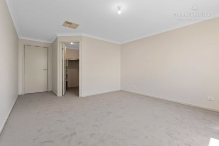9 Protea Place, Forest Hill NSW 2651 - Photo 5