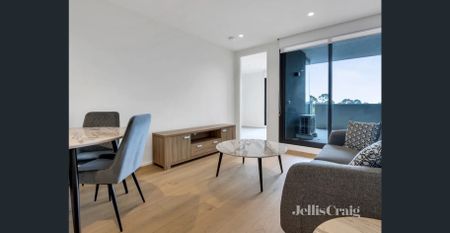 In the Centre of Bundoora - Photo 5