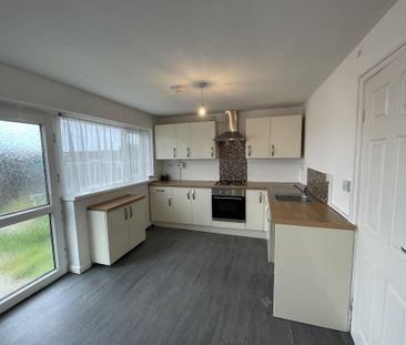 3 bedroom terraced house to rent - Photo 3