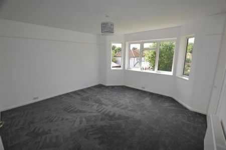 4 bedroom detached house to rent - Photo 2