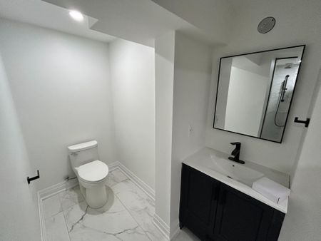 For Lease - 844 Crowells Street, Oshawa, Ontario - Photo 4