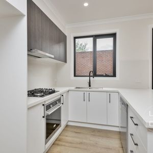 Great Location - Photo 3