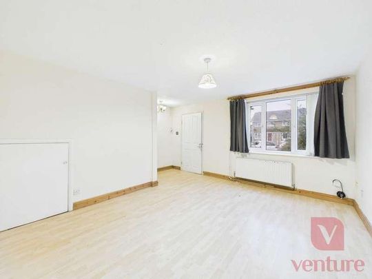 Petersham Close, Newport Pagnell, MK16 - Photo 1