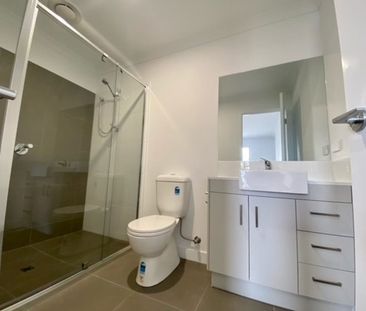 Modern Townhouse - Photo 6