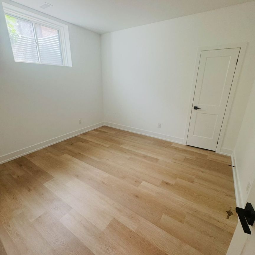 For Lease - 1336 Hydrangea Gardens Unit# Basement, Oakville, Ontario - Photo 1