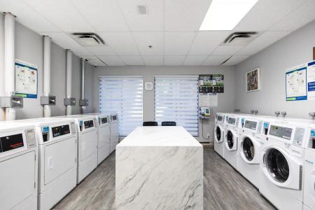Place Du Boulevard Apartments — Bachelor available at 315 East Rene Levesque blvd, Montreal - Photo 4