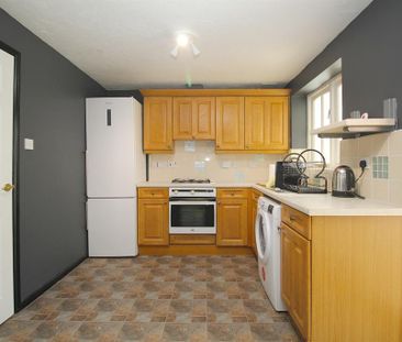 2 bedroom semi-detached house to rent - Photo 5