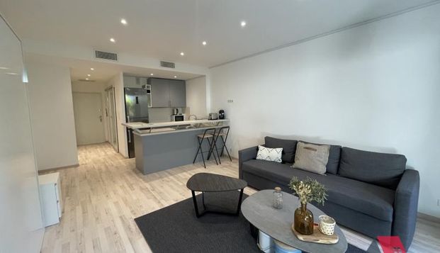 Location Appartement 1 pièce 34m² MARSEILLE 8ème - Photo 1