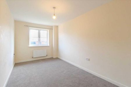 4 bedroom semi-detached house to rent - Photo 2