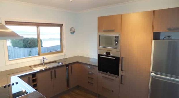 Immaculately Presented - Photo 1