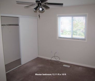 450 Bristol Crescent - Photo 3