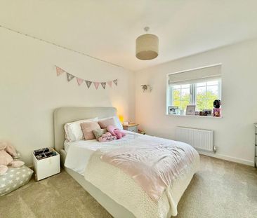 4 bedroom semi-detached house to rent - Photo 6