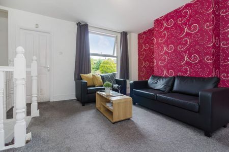 390 KIRKSTALL ROAD Leeds - LS4 2HQ - Photo 3