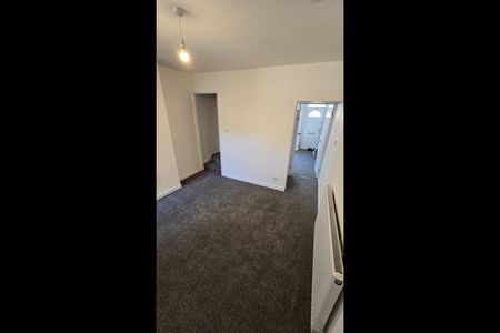 2 Bed Terraced House, Ladysmith Street, NG2 - Photo 3