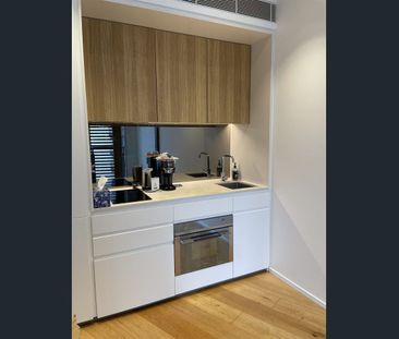 Modern onebedroom unit in Wonderland Central park - Photo 3