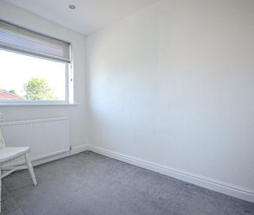2 bedroom semi-detached house to rent - Photo 4