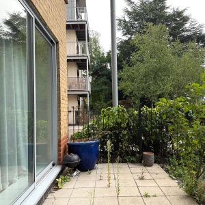 Coombe Way, Hampshire Coombe Way, Hampshire - Photo 3