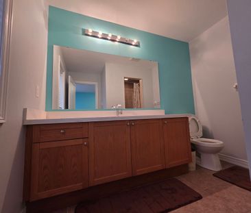 For Lease - 11 Winisk Street, Richmond Hill, Ontario - Photo 4