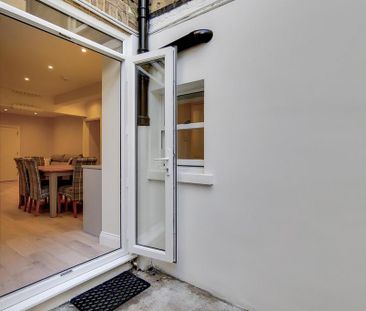 3 bedroom flat to rent - Photo 3