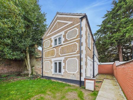 2 bedroom detached house to rent - Photo 2