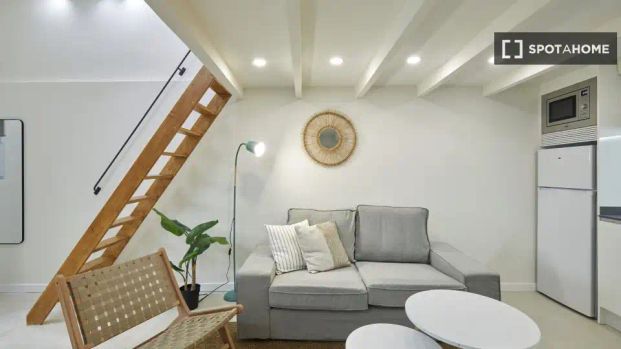 Piso de alquiler en El Raval - Foto 1