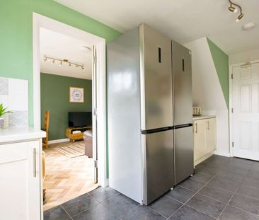 Newly Refurbished Property in Great Location Room 1 - Photo 5