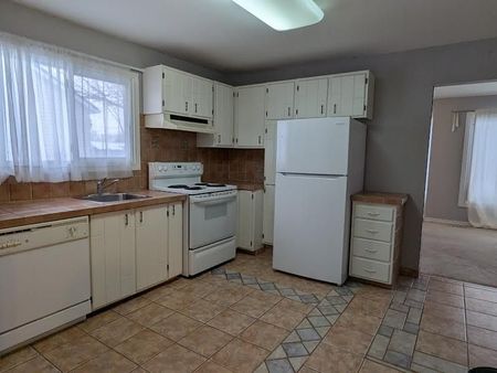 For Lease - 712 Victory Drive Unit# Main, Pickering, Ontario - Photo 5